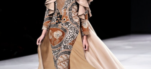 25 Desain Baju Wanita Modern dan Kekinian